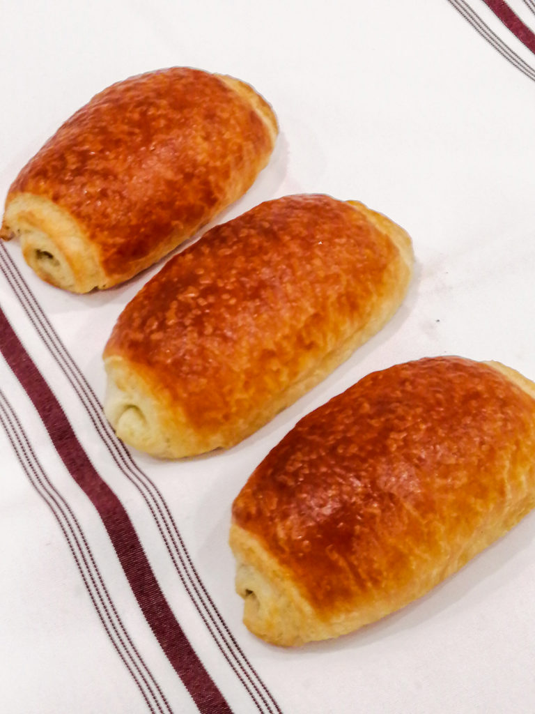 pain-au-chocolat-chocolatine-kouign-amann-patisserie-montreal